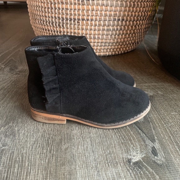 Cat & Jack Black Ruffle Ankle Boot - Picture 4 of 6